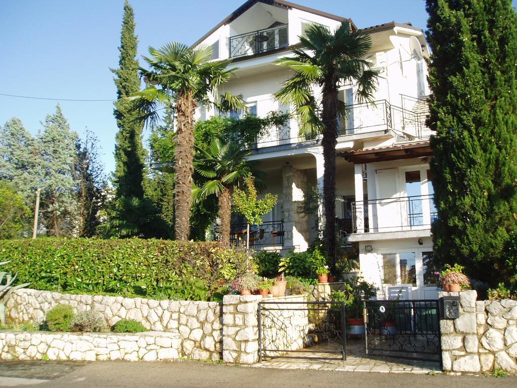 Apartments Villa Elizabet Malinska Exteriör bild